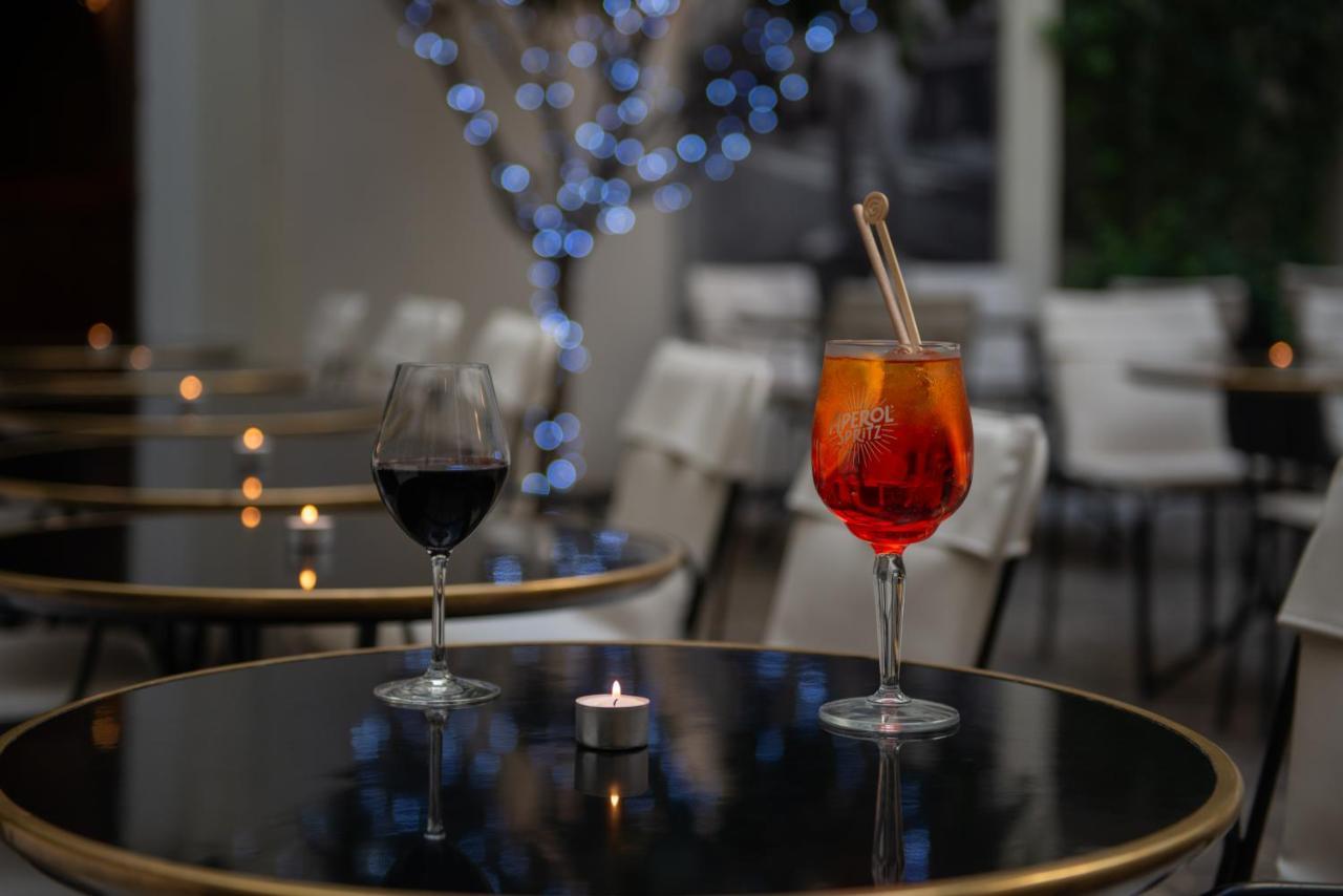 Mom'Art Hotel Париж Екстер'єр фото